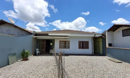 Casa para venda com 2 dormitórios no bairro Jardim Iririú!