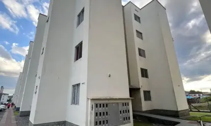 Apartamento em excelente localização no bairro jardim iririú.