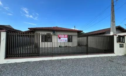 Casa com incrível área de lazer no bairro Aventureiro