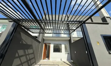 Oportunidade única para morar ou investir: umm sobrado geminado moderno, com acabamento diferenciado, localização estratégica, com fácil acesso à av. santos dumont e próximo ao aeroporto.