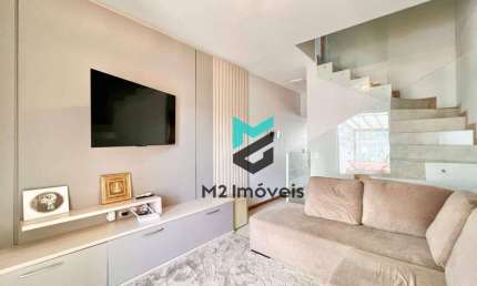 Encantadora Casa de 72,28m², sendo 2 Dormitórios, 2 Vaga de Garagem Cobertas, Amplo Espaço aos Fundos e Mobiliada, é perfeita para quem busca conforto