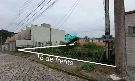 TERRENO AMPLO DE ESQUINA NO BAIRRO ESCOLA AGRÍCOLA – REGIÃO VALORIZADA DE BLUMENAU