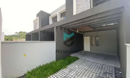 Sobrado com 3 dormitórios bairro água verde perto da cooper e à 100 metros da rua frei estanislau schaette