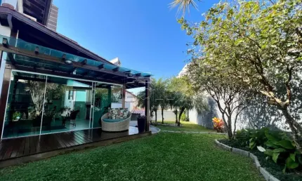 Casa com 3 quartos à venda na Rua Eduardo Nader, 159, Bom Abrigo, Florianópolis por R$ 2.179.000