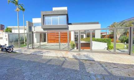 Casa com 4 quartos à venda na Rua Doutor Agripa de Castro Faria, 10, Coqueiros, Florianópolis por R$ 5.990.000