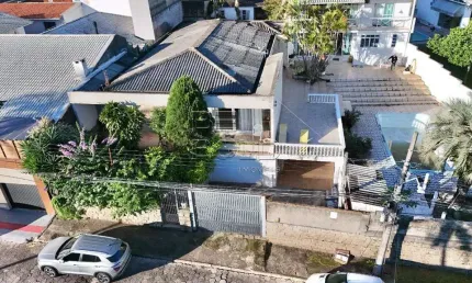Casa com 3 quartos à venda na Rua Professora Emília Boos Schmidt, 110, Bom Abrigo, Florianópolis por R$ 990.000