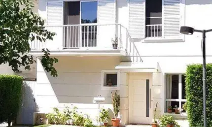 Casa com 3 quartos / suítes à venda, 180 m² - jardim maria tereza - cotia/sp