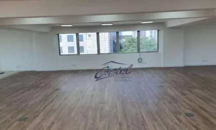Conjunto, 204 m² 3 banheiros 4 vagas 204 m²área útil