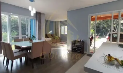 Casa à venda em Jundiaí-SP, Parque Centenário: 3 quartos, 1 suite, 2 banheiros, 2 vagas, 160m². Aproveite!