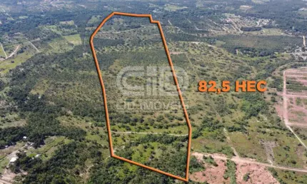 Terreno com aproximadamente 825 mil metros quadrados