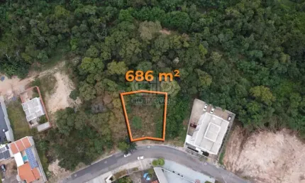 Terreno com aproximadamente 686m² no bairro Jardim Santa Marta