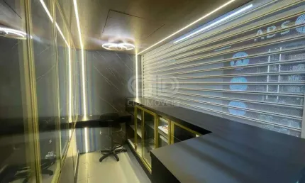 Loja comercial com aproximadamente 6m² no Centro comercial Feirão dos Importados