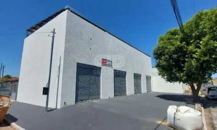 Salão comercial com aproximadamente 171m² no bairro CPA II