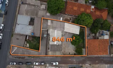 Casa à venda com três quartos e salão comercial no bairro Poção
