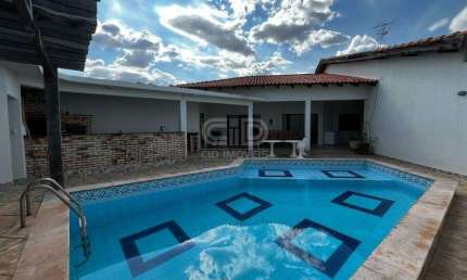 Casa com piscina e 5 quartos no bairro Jardim Itália