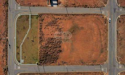 Terreno com 250m² no Condomínio Urbanístico Venerana