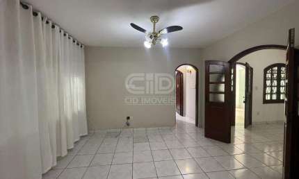 Casa com 8 quartos para alugar no Quilombo, Cuiabá 