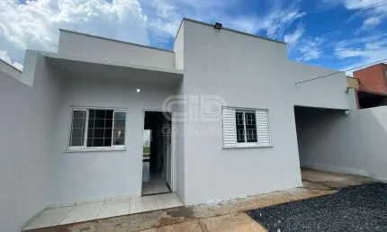 Casa com 2 quartos no Residencial Safira, com Sistema de Energia Solar