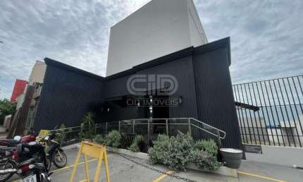 Prédio comercial com aproximadamente 300m² no Centro Sul