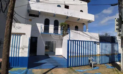 Prédio comercial com 2 pavimentos próximo ao Shopping Estação