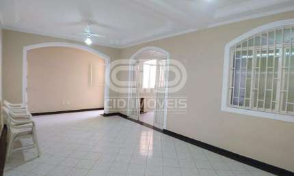 Casa com 4 quartos para alugar no Araés, Cuiabá 