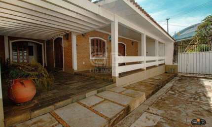 Casa comercial com 7 salas próximo a Arena Pantanal