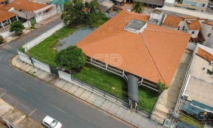 Casa comercial com aproximadamente 1.500 m², próximo Avenida Miguel Sutil