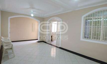 Casa comercial para alugar no Araés, Cuiabá 