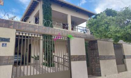 Sobrado com 4 quartos, 360m², à venda em Caldas Novas, Estância Itanhangá