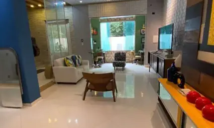 Sofisticação e bom gosto, casa de 02 quartos na Taquara (Duque de Caxias)
