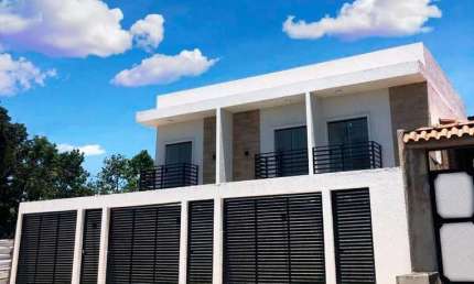 Casa nova em Jardim Primavera, financiada pelo banco.