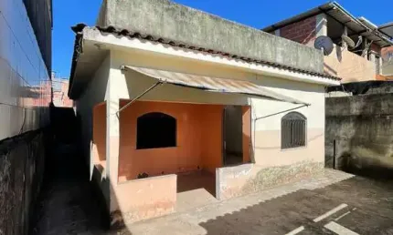 Casa 2 quartos com garagem, próximo ao city carne Santa Cruz da Serra