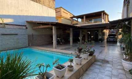 Casa duplex de alto padrão com piscina em Parque Lafaiete – Duque de Caxias