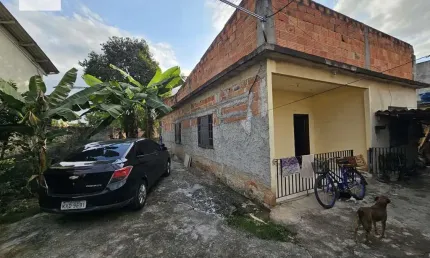 COD.1461 AMPLA CASA EM MARIA HELENA COM ÓTIMA LOCALIZAÇÃO.
