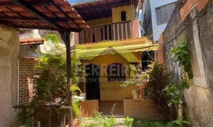 Casa no centro de Santa Cruz da Serra com 2 quartos