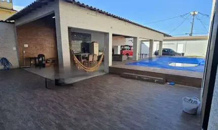 Espetáculo de casa com piscina, 2 quartos perto do comercio em Santa Cruz da Serra.