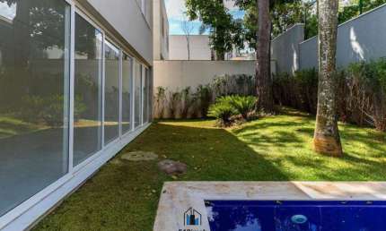 Casa em Condomínio - Granja Julieta - 4 suítes; 5 vagas