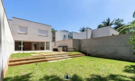 Casa nova em Condomínio - Granja Julieta - 4 suítes; 4 vagas