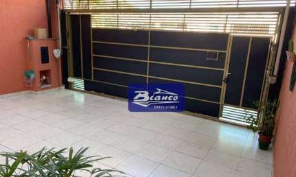 Belo Sobrado à venda junto ao centro e a Via Dutra no Jd. Santa Francisca, Guarulhos.