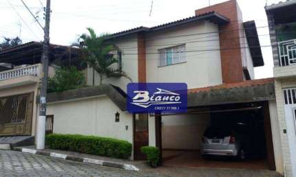 Vende sobrado residencial com 300m² construídos em ótimo acabamento no bairro Gopouva em Guarulhos.-SP