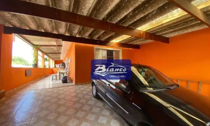 Ótimo imóvel c/ 2 casas - Próx. Carrefour da Vila Rio