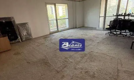 Sala comercial 98m² com vista livre e 2 vagas na garagem.