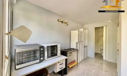 Casa à venda com arquitetura brasileira, na Granja Viana, Cotia - SP | Batelli Imóveis