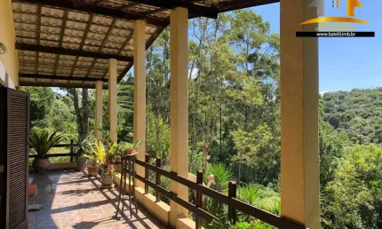 Chácara / sítio com 3 quartos à venda na Estrada Municipal da Cachoeira, 9497, Caucaia do Alto, Cotia