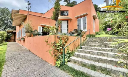 Casa à venda localizada no miolo da Granja Viana, em Cotia - SP | Batelli Imóveis