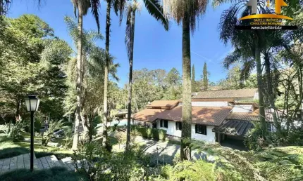 Casa à venda no condomínio Jardim Algarve em Cotia, SP | Batelli Imóveis