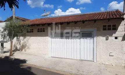 Casa à venda no bairro Núcleo Habitacional Presidente Jânio da Silva Quadros - Marília/SP