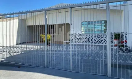 Casa com 3 quartos à venda no Montolar, Marília 