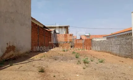 Terreno à venda no Núcleo Habitacional Nova Marília, Marília 