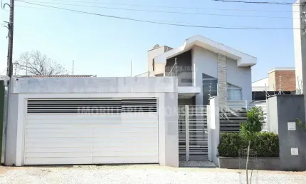 Casa a venda com 03 quartos sendo 01 suíte, no Jardim Riviera